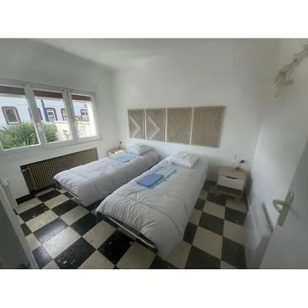 Maison Charmante Avec Jardin Cloture A Camiers, Animaux Admis Vakantiehuis Camiers